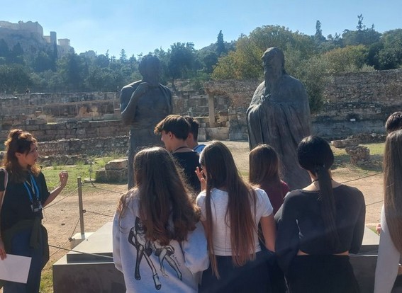 ΠΕΡΙΗΓΗΣΗ ΚΑΙ ΞΕΝΑΓΗΣΗ ΣΤΗΝ ΑΡΧΑΙΑ ΑΓΟΡΑ ΤΗΣ ΑΘΗΝΑΣ - Image 2